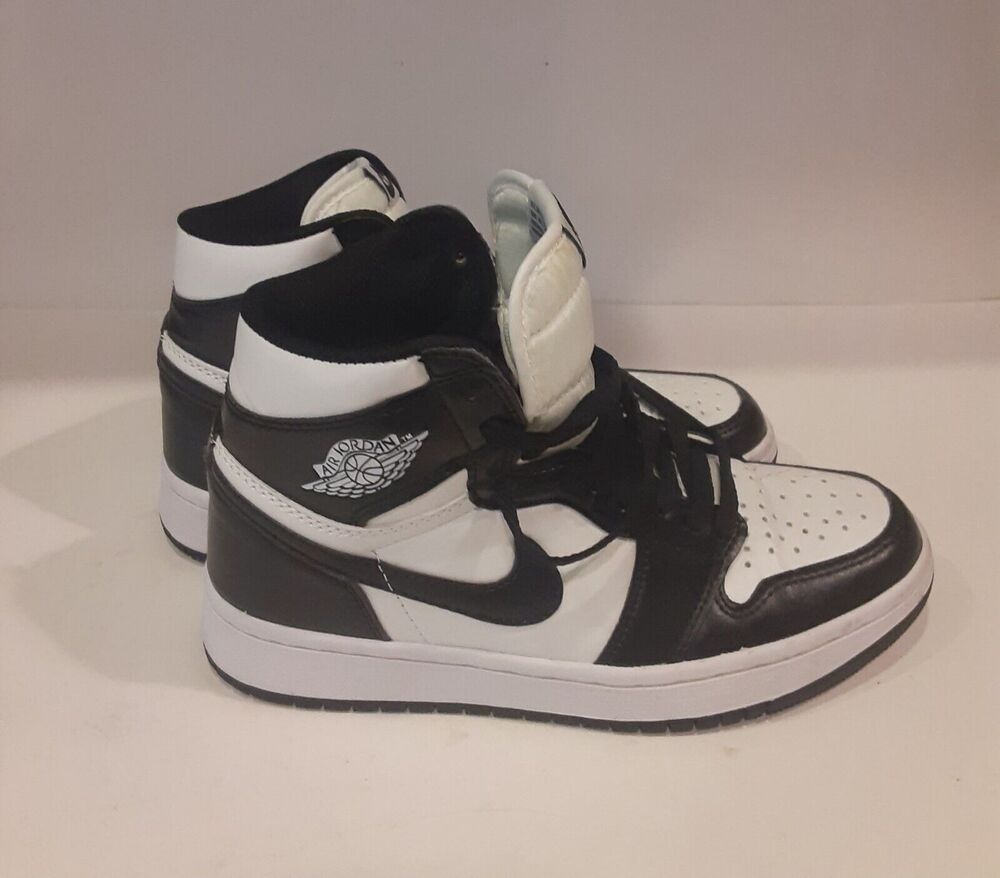 Nike Air Jordan sz 4Youth Black & White Active